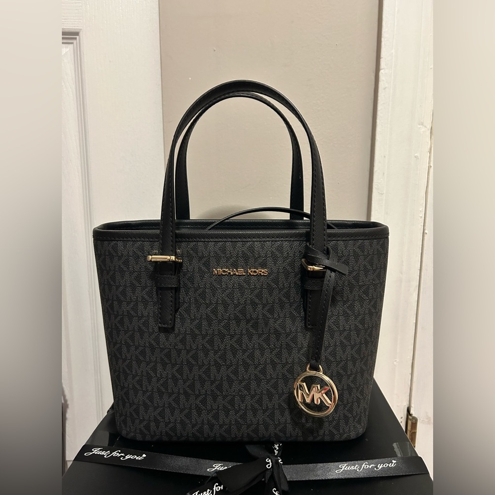 Michael Kors Purse/Crossbody Purse